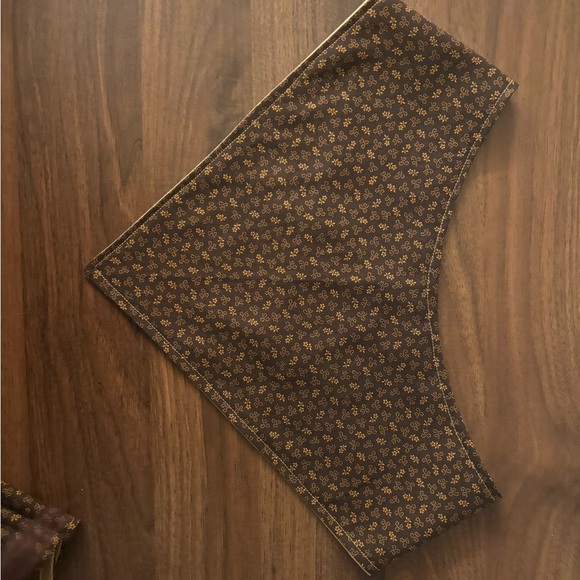Size Medium Brown Floral Dog Bandana - Picture 2 of 3